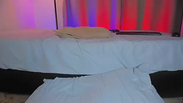 Snapshot of hot_booty_ chatting on September 25, 2025, 10:16 pm hot booty  online show from September 25, 2025, 10:16 pm