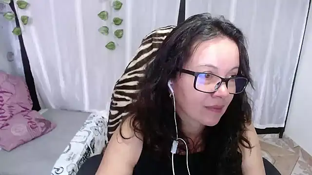 Snapshot of Sonialorens_ chatting on February 1, 2025, 3:50 pm Sonialorens online show from February 1, 2025, 3:50 pm