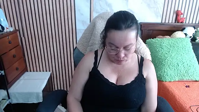 Snapshot of Sonialorens_ chatting on September 24, 2025, 8:04 pm Sonialorens online show from September 24, 2025, 8:04 pm