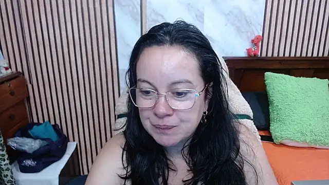 Snapshot of Sonialorens_ chatting on October 15, 2025, 10:40 pm Sonialorens online show from October 15, 2025, 10:40 pm