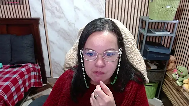 Sonialorens  online show from March 28, 2026, 5:25 pm