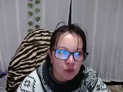 Snapshot of Sonialorens_ chatting on February 8, 2025, 12:28 pm Sonialorens online show from February 8, 2025, 12:28 pm