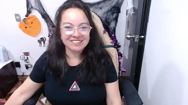 Snapshot of Sonialorens_ chatting on November 2, 2025, 11:21 pm Sonialorens online show from November 2, 2025, 11:21 pm