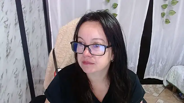 Snapshot of Sonialorens_ chatting on March 1, 2025, 1:29 pm Sonialorens online show from March 1, 2025, 1:29 pm