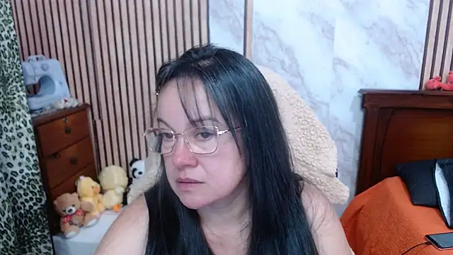 Snapshot of Sonialorens_ chatting on October 2, 2025, 10:46 pm Sonialorens online show from October 2, 2025, 10:46 pm