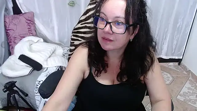 Snapshot of Sonialorens_ chatting on February 1, 2025, 6:51 pm Sonialorens online show from February 1, 2025, 6:51 pm