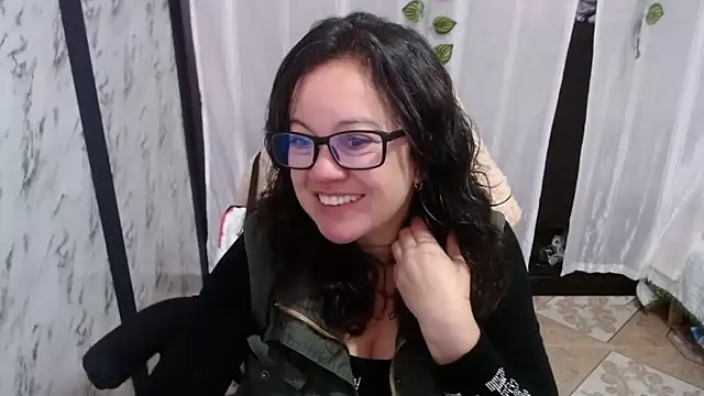 Snapshot of Sonialorens_ chatting on March 5, 2025, 12:44 pm Sonialorens online show from March 5, 2025, 12:44 pm