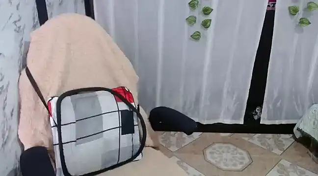 Snapshot of Sonialorens_ chatting on February 22, 2025, 2:19 pm Sonialorens online show from February 22, 2025, 2:19 pm