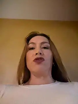 Snapshot of angelitasexy81 chatting on November 24, 2025, 10:26 am angelitasexy81 online show from November 24, 2025, 10:26 am