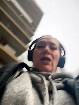 Snapshot of angelitasexy81 chatting on December 15, 2025, 3:40 pm angelitasexy81 online show from December 15, 2025, 3:40 pm