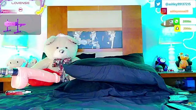 ashley 19xx online show from November 21, 2025, 12:31 am