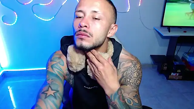 Snapshot of sebastian_horny chatting on October 21, 2025, 9:52 am sebastian horny online show from October 21, 2025, 9:52 am