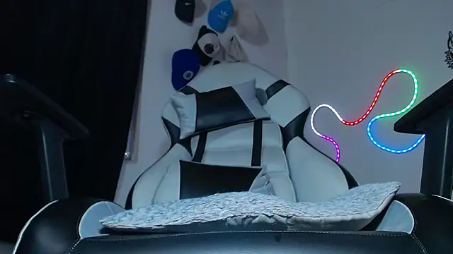 sebastian horny online show from November 27, 2025, 10:43 pm