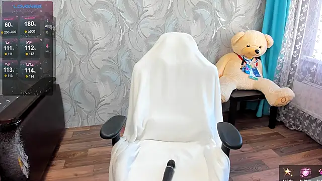 Snapshot of Kitty8meow chatting on October 14, 2025, 9:10 am Kitty8meow online show from October 14, 2025, 9:10 am