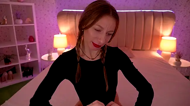 MirandaHobbs online show from November 30, 2025, 7:53 am