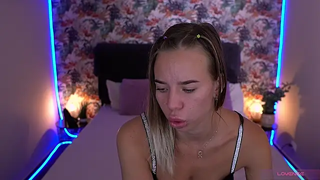 Snapshot of Sexy_Ira chatting on September 23, 2025, 6:53 am Sexy Ira online show from September 23, 2025, 6:53 am