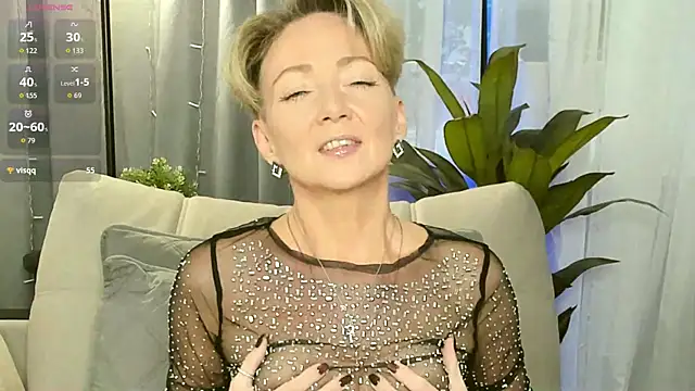 Snapshot of AkexandraFix chatting on October 6, 2025, 1:01 pm AkexandraFix online show from October 6, 2025, 1:01 pm