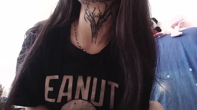 lorena allison  online show from March 19, 2026, 9:04 pm