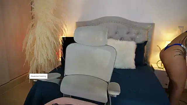 Snapshot of LaraBaker chatting on September 21, 2025, 11:37 am LaraBaker online show from September 21, 2025, 11:37 am