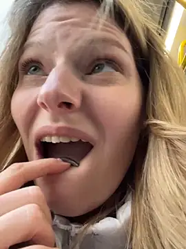 MaryHiggins online show from October 4, 2025, 1:45 pm