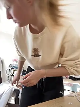 MaryHiggins online show from October 11, 2025, 8:59 am