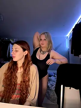 Snapshot of B_Ratz chatting on November 9, 2025, 8:13 pm B Ratz online show from November 9, 2025, 8:13 pm