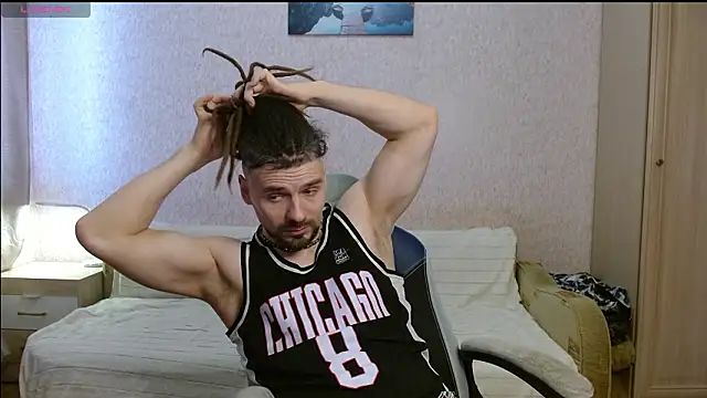 Aestheticguy101 online show from March 19, 2026, 10:48 am