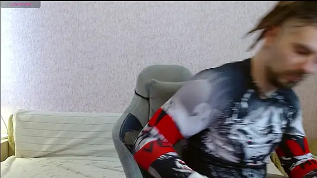 Aestheticguy101 online show from March 27, 2026, 8:22 am