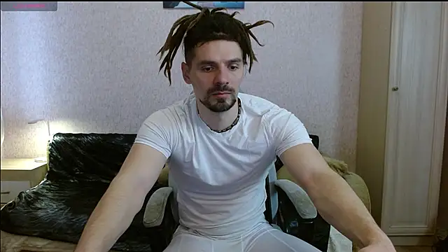 Aestheticguy101 online show from April 5, 2026, 10:11 am