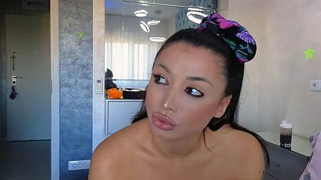 Snapshot of Theowonder chatting on September 22, 2025, 6:19 am Theowonder online show from September 22, 2025, 6:19 am