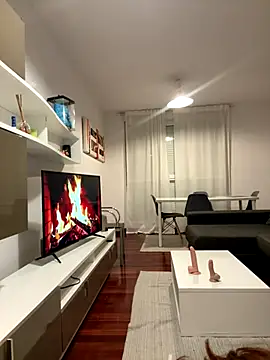 redheaddoll22 online show from October 9, 2025, 6:14 am