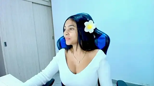 Snapshot of sophiax-x chatting on January 17, 2026, 8:01 pm sophiax-x online show from January 17, 2026, 8:01 pm