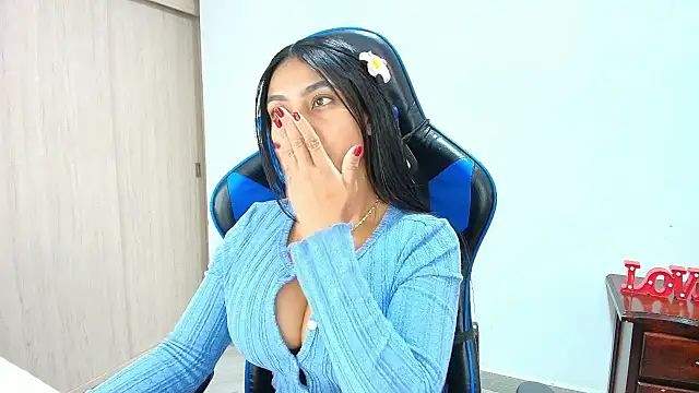 Snapshot of sophiax-x chatting on October 10, 2025, 7:47 pm sophiax-x online show from October 10, 2025, 7:47 pm