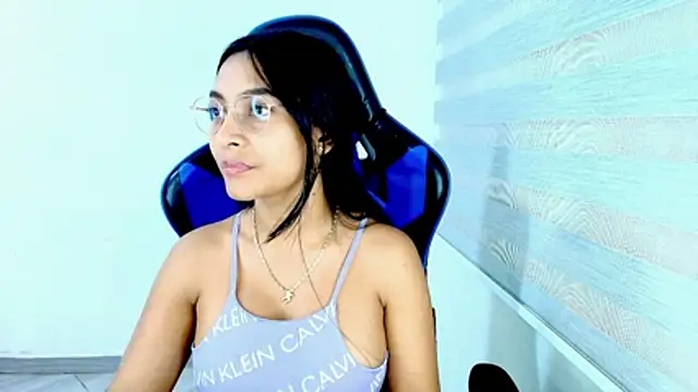 sophiax-x online show from March 29, 2026, 11:28 pm