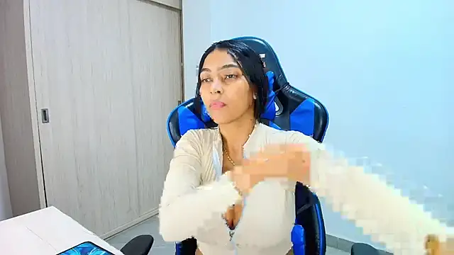 Snapshot of sophiax-x chatting on October 19, 2025, 2:47 am sophiax-x online show from October 19, 2025, 2:47 am