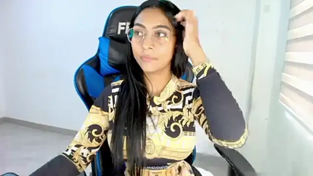 Snapshot of sophiax-x chatting on February 13, 2026, 3:56 pm sophiax-x online show from February 13, 2026, 3:56 pm