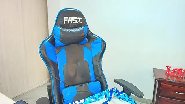 Snapshot of sophiax-x chatting on October 2, 2025, 7:06 pm sophiax-x online show from October 2, 2025, 7:06 pm