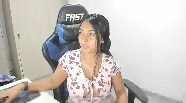sophiax-x online show from February 21, 2025, 8:49 pm
