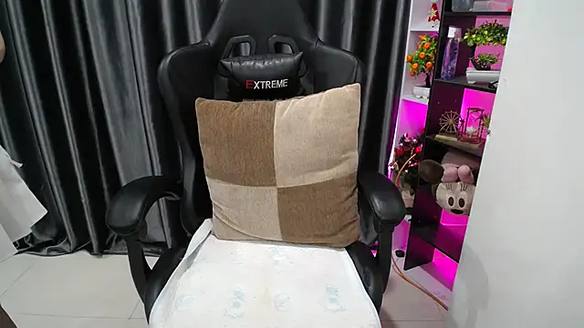 Snapshot of Yuki-yio chatting on September 22, 2025, 1:22 am Yuki-yio online show from September 22, 2025, 1:22 am