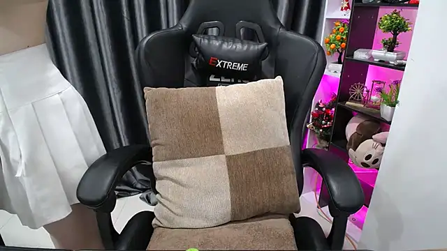 Snapshot of Yuki-yio chatting on March 22, 2025, 1:22 am Yuki-yio online show from March 22, 2025, 1:22 am