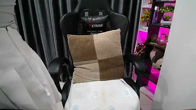 Snapshot of Yuki-yio chatting on September 11, 2025, 1:27 am Yuki-yio online show from September 11, 2025, 1:27 am