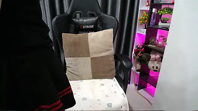 Snapshot of Yuki-yio chatting on September 23, 2025, 1:12 am Yuki-yio online show from September 23, 2025, 1:12 am