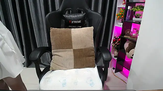 Snapshot of Yuki-yio chatting on September 12, 2025, 1:17 am Yuki-yio online show from September 12, 2025, 1:17 am