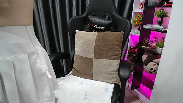 Snapshot of Yuki-yio chatting on March 16, 2025, 12:45 am Yuki-yio online show from March 16, 2025, 12:45 am