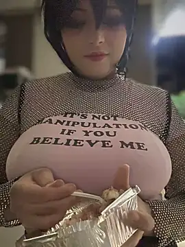 seraphine23 online show from January 26, 2025, 2:35 am