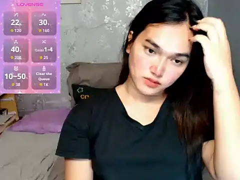 Snapshot of MoaningKylie chatting on December 18, 2025, 10:08 am MoaningKylie online show from December 18, 2025, 10:08 am