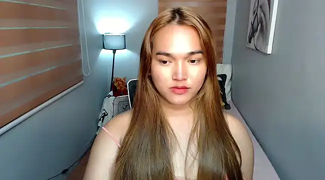 Snapshot of MoaningKylie chatting on December 13, 2024, 2:21 am MoaningKylie online show from December 13, 2024, 2:21 am