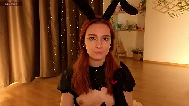 berrry girl online show from April 5, 2026, 12:01 pm