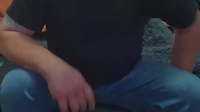 AwesomePapaya online show from December 5, 2025, 2:21 am