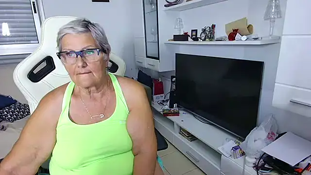 Snapshot of Selenna57 chatting on June 29, 2026, 5:34 pm Selenna57 online show from June 29, 2026, 5:34 pm